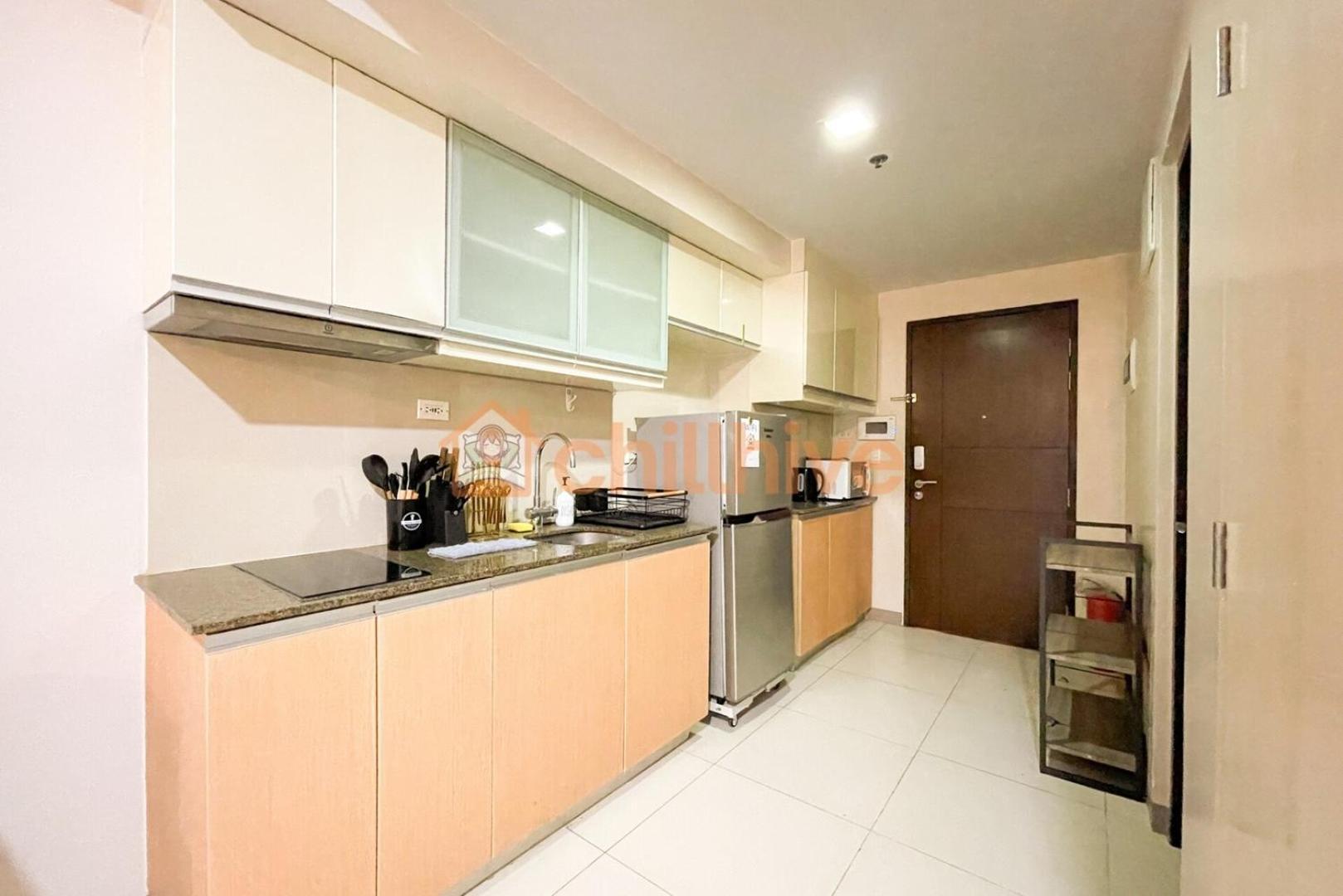 Chic Bgc Across Uptown Mall #ournw9b * Manila