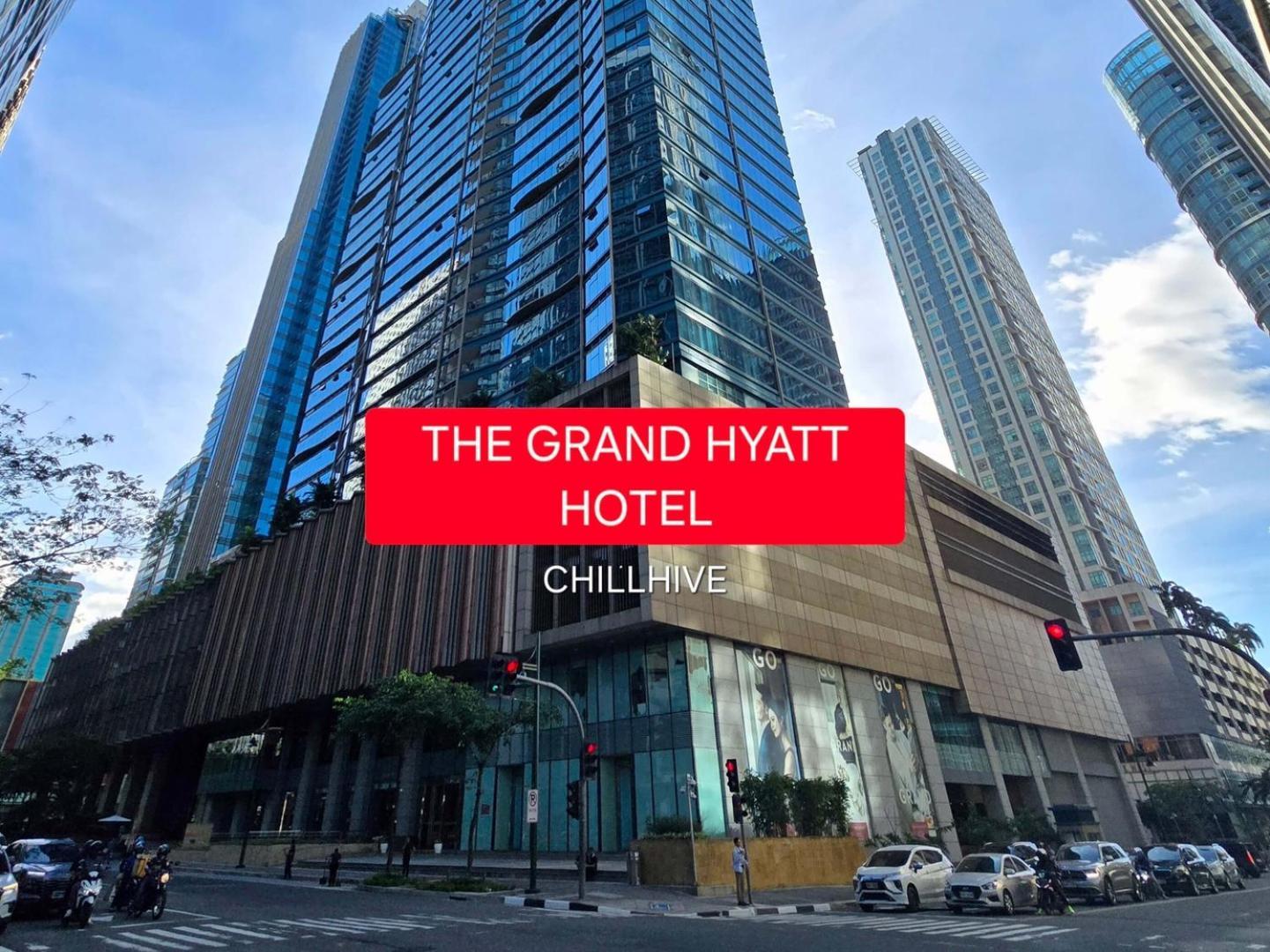 Chic Bgc Across Uptown Mall #ournw9b * Manila
