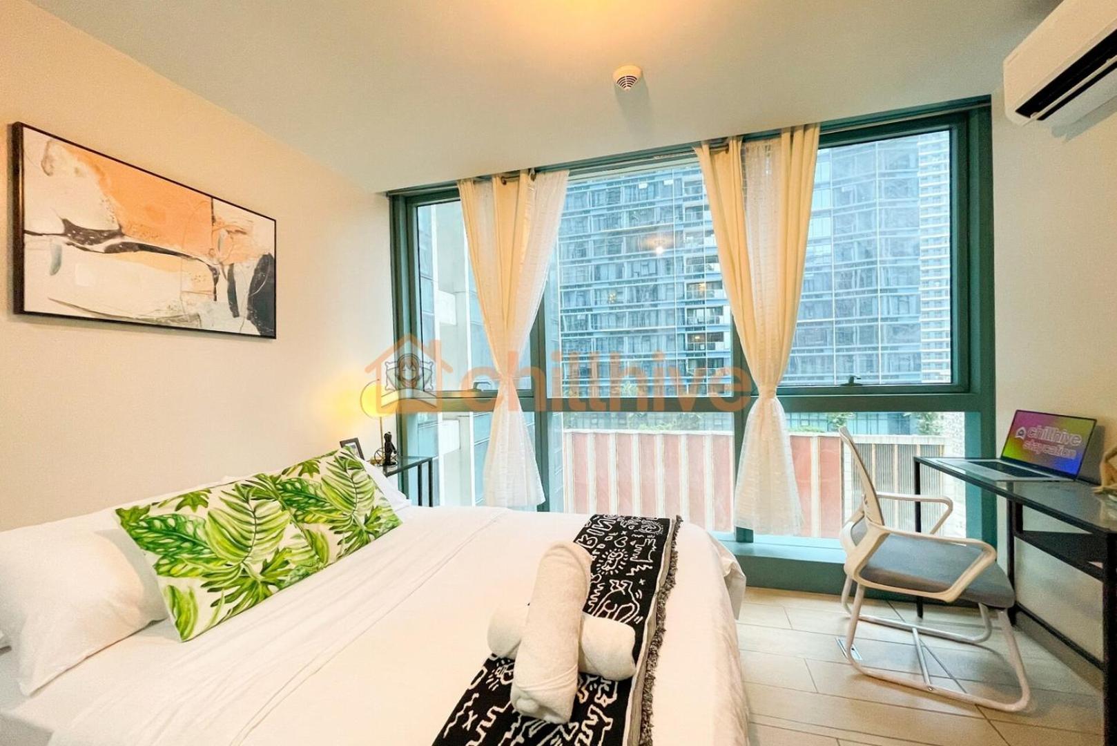 Holiday home Chic Bgc Across Uptown Mall #ournw9b